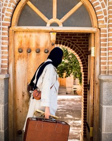 تصویر “با این بارونی شیک و ضد آب، همیشه آماده هر 