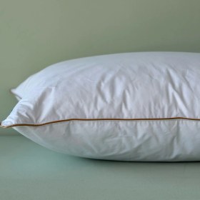 تصویر بالش مدل Downa 30 برند Othello 