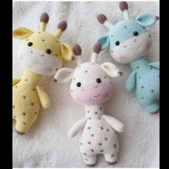 تصویر عروسک بافتنی زرافه سایز ۲۵ سانتی متر 