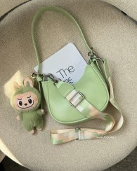 تصویر کیف دوشی دخترانه میو میو مدل فانتزی چرم مصنوعی 