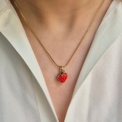 تصویر گردنبند دخترانه توت‌فرنگی فانتزی 