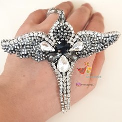 تصویر گلسینه جواهردوزی پرنده نقره ای 