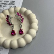 تصویر گوشواره بال فرشته نگین سرخابی 