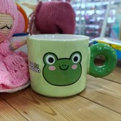 تصویر ماگ عروسکی قورباغه – سبز جذاب 