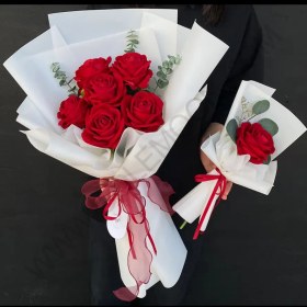 تصویر دسته گل ویولت 