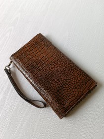 تصویر کیف پول و مدارک دستی 