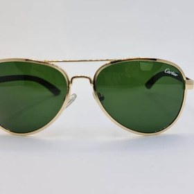 تصویر عینک آفتابی فریم طلایی با عدسی سبز آنتی رفلکس شیشه خلبانی برند کارتیه با دسته چوبی مدل 125-C3 