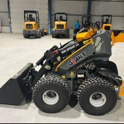 تصویر بابکت و لیفتراک جاینت چندکاره مدل اسکید sk252 