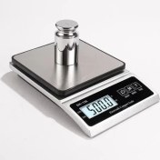 تصویر ترازو آشپزخانه دیجیتال ۱۰ کیلویی با سینی استیل 