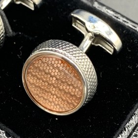 تصویر دکمه سردست کلاسیک 