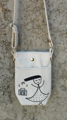 تصویر کیف پیاده روی طرح دختر 