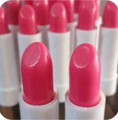 تصویر بالم لب Lip balm