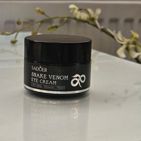 تصویر کرم دور چشم مار 