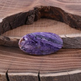 تصویر نگین بیضی چاروئیت طلایی 