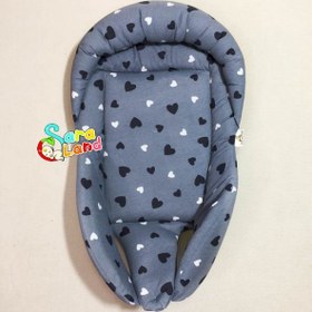 تصویر آغوشگیر نوزاد طرح قلب 