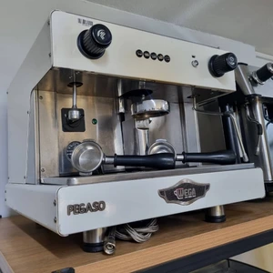 تصویر فروشگاه رُست اند رِست