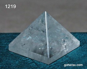 تصویر کریستال هرم کوارتز 