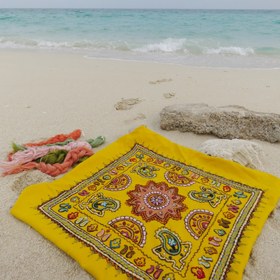 تصویر رومیزی پته دوزی زرد پته دوزی صنایع دستی