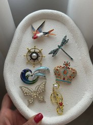 تصویر سنجاق سینه Brooch
