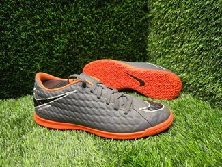 تصویر کتونی کفش فوتسال سالنی اورجینال نایک سایز 41 Orginal soccer shoes