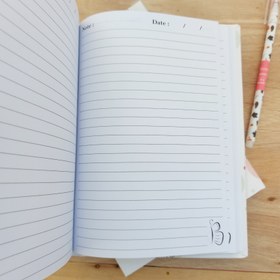 تصویر دفتر مینیمال(خط دار) 