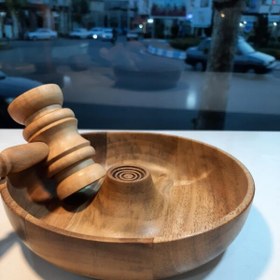 تصویر گردوشکن چوبی 