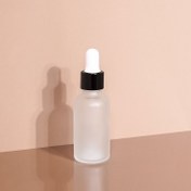 تصویر شیشه 30 میلی لیتر مات همراه با قطره چکان 