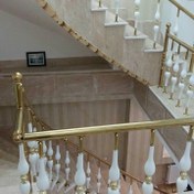 تصویر نرده استیل پایه اشکی طلایی و سفید 