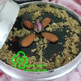 تصویر دیگچه حلوا عمانی جنوبی شیرین شده با شیره خرماهای آبادان پر مغز گردو پسته وبادام سالم ومقوی 