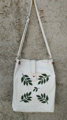 تصویر کیف دانشجویی طرح برگ 