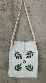 تصویر کیف دانشجویی طرح برگ 