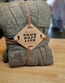 تصویر حوله پالتویی نانو 