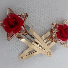 تصویر سنجاق سر گل دار 