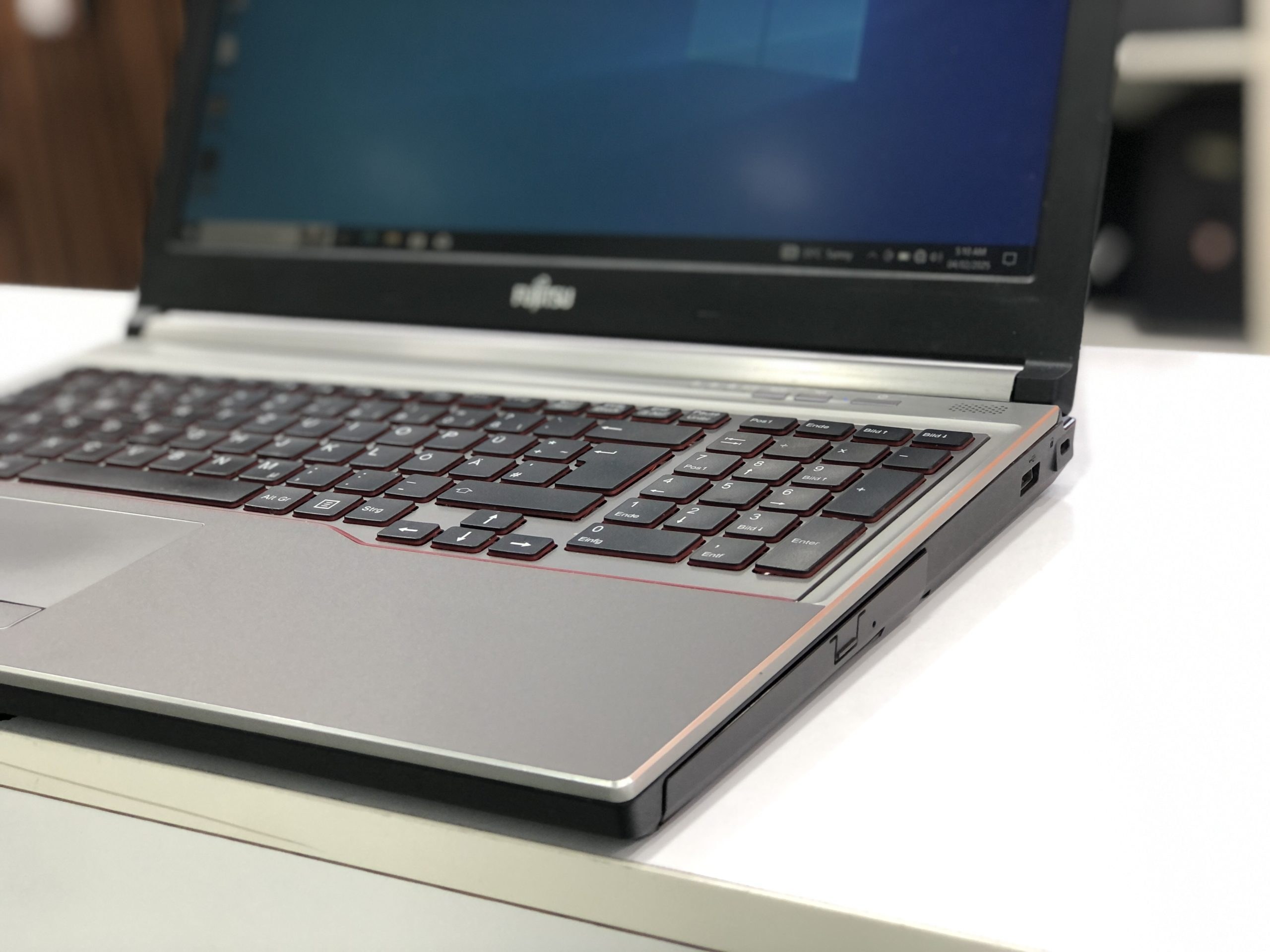 富士通 H760/第6-i7超/SSD&HDD500☆16GB☆FF14☆DAW خرید و قیمت