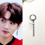 تصویر گوشواره استیل آویز صلیب جونگکوک بی تی اس 