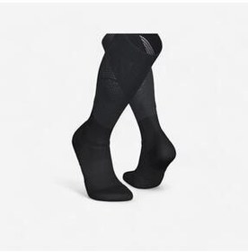 تصویر گتر کمپ مشکی ساق های فشرده سازی RUN 500 دکتلون Decathlon 