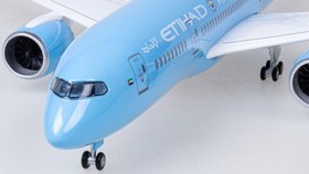 تصویر ماکت هواپیما بوئینگ 787 اتحاد منچسر سیتی | Airplane Model 1:150 Boeing 787 Etihad Manchester City 