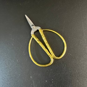 تصویر قیچی طلایی تیغه کوچک k40 