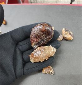 تصویر کهربا طبیعی راف 