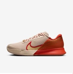 تصویر کتونی تنیس مدل Nike Air Zoom Vapor Pro 2 عددی Premium رنگ رانش ماسه / عامل زنگ / صمغ قهوه ای ​​/ طلای متالیک مردانه نایک 