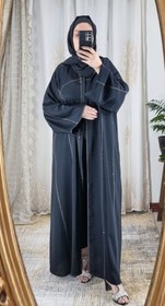 تصویر مانتو عبا خاص ارزان در تهران، مانتو مدل جلو باز جنس کن کن تا سایز ۵۰ قیمت مناسب در مزون آنیش کرج همراه شال 