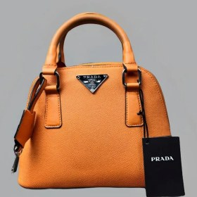 تصویر کیف زنانه چرم برند prada 