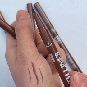 تصویر خط چشم ماژیکی قهوه ای 