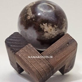 تصویر گوی عقیق 88 گرمی با پایه چوبی agate ball4