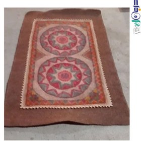 تصویر فرش نمدی سنتی ایرانی 