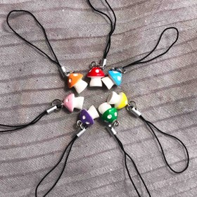 تصویر آویز فلش و موبایل قارچ 