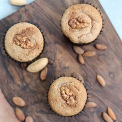 تصویر کاپ کیک گردو دارچین رژیمی و پروتئینه با آرد بادام و استویا - شیرین اما بدون قند (کتوژنیک) 