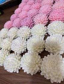 تصویر شمع گل داودی رو آبی Candle