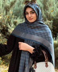 تصویر روسری نخ ابریشم ژاکارد لمه قواره۱۴۰طرح پاپیون 