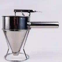 تصویر قیف خمیرریز استیل 